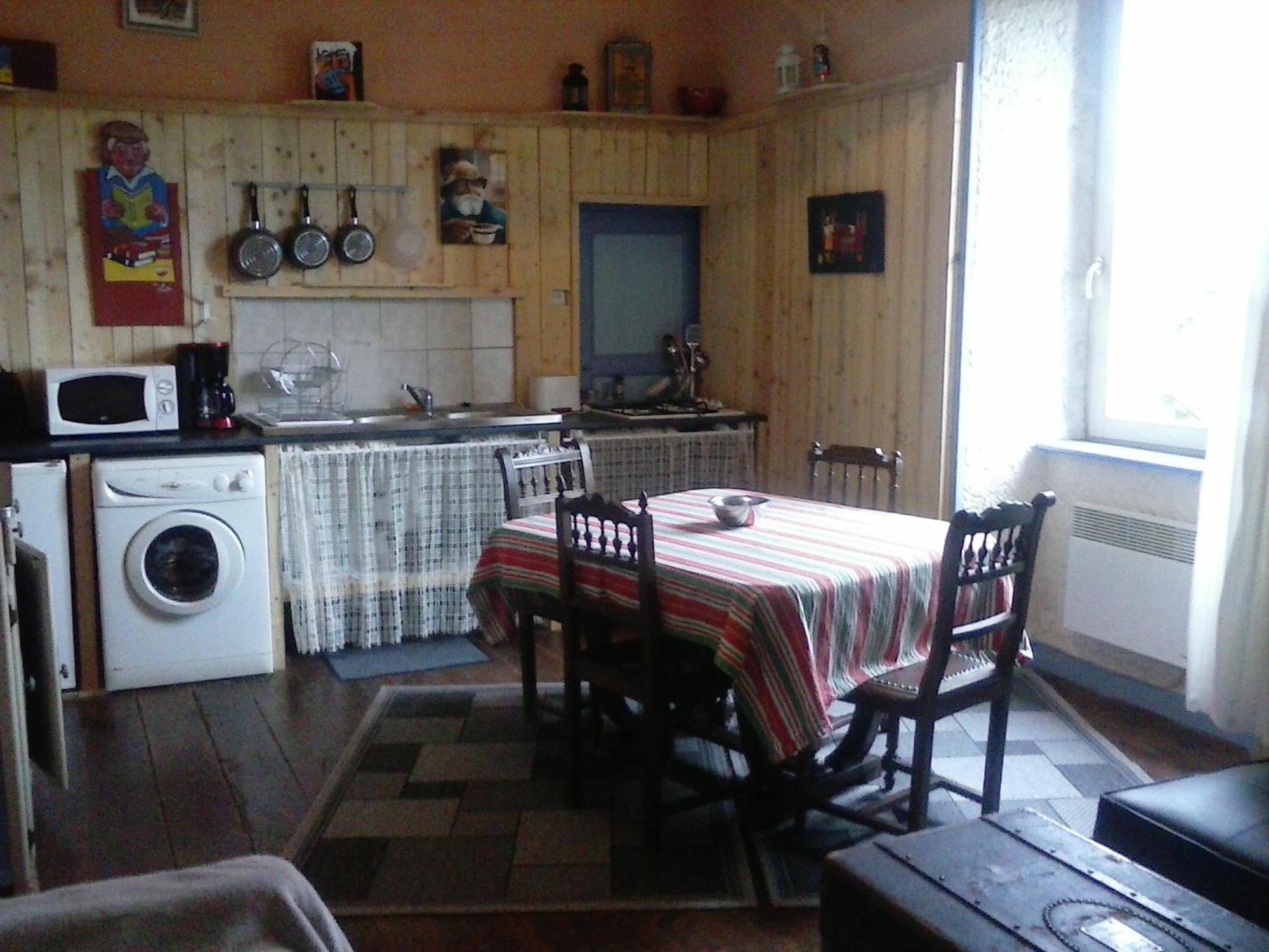 Les Gites Du Couvent Alternatif Camlez Δωμάτιο φωτογραφία