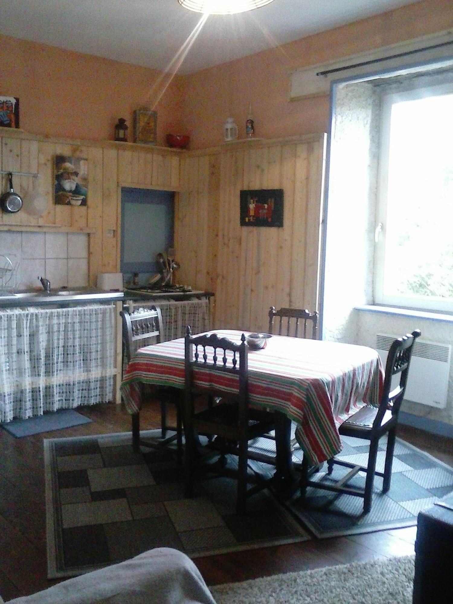 Les Gites Du Couvent Alternatif Camlez Δωμάτιο φωτογραφία