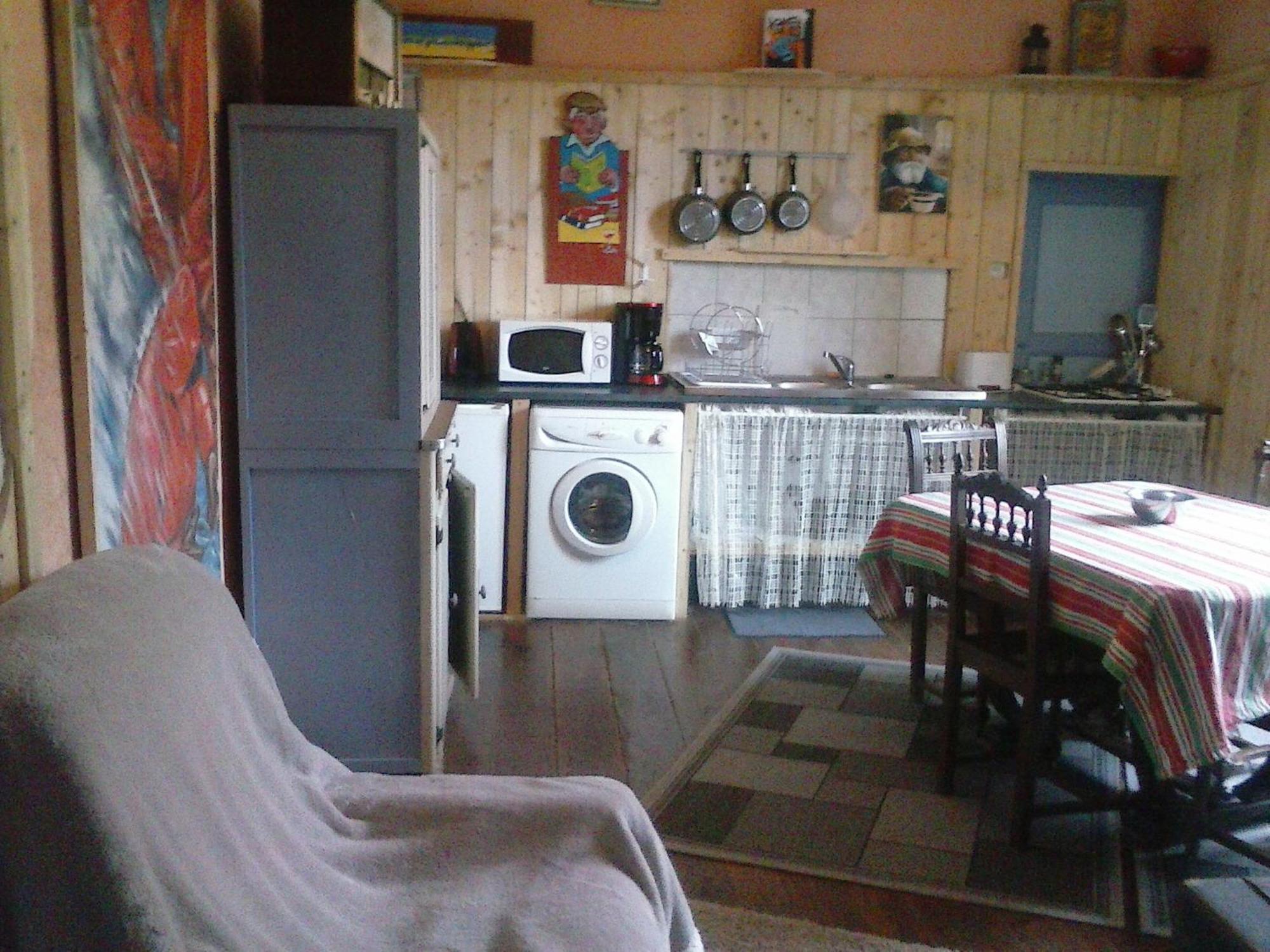 Les Gites Du Couvent Alternatif Camlez Δωμάτιο φωτογραφία